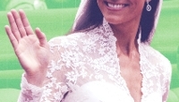 Kate Middleton en 2011, dans sa robe de mariée McQueen ornée de dentelle Sophie Hallette. 